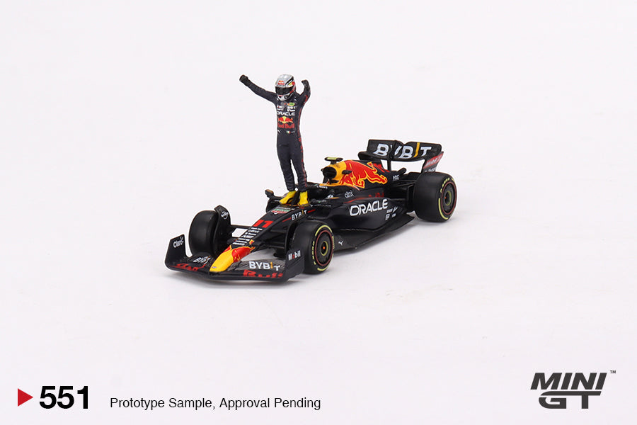MiniGT - Oracle Red Bull Racing RB18 #11 Sergio Pérez 2022 Winner