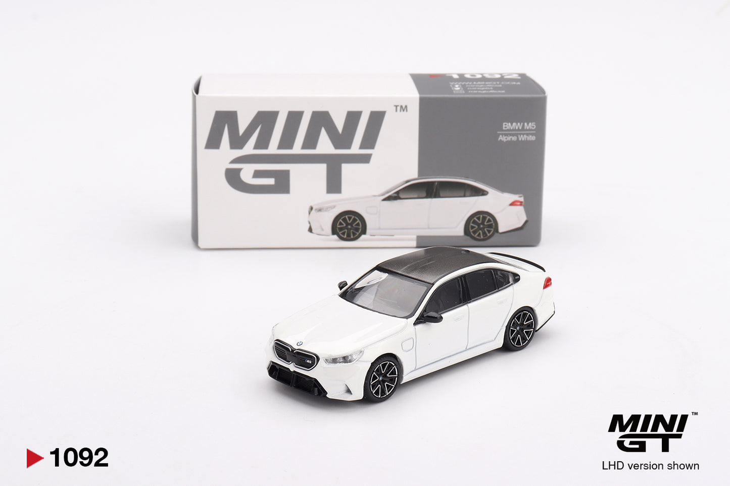 MiniGT - 2025 BMW M5 (G90) - Alpine White