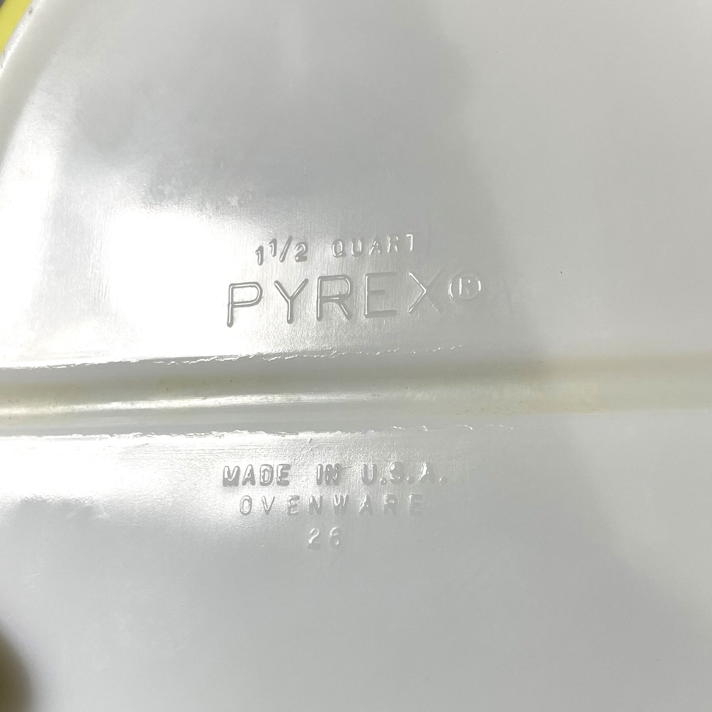Pyrex (USA) 'Verde' 1 1/2 Qt. Oval Divided Serving Dish - 33cm