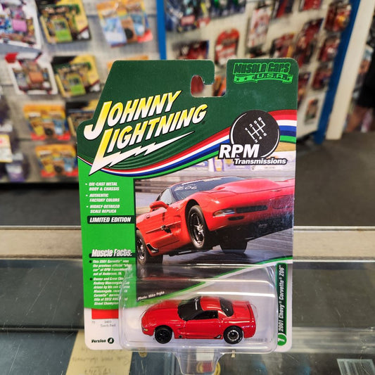 Johnny Lightning - 2022 Muscle Cars USA R2 Ver A - 2001 Chevy Corvette Z06