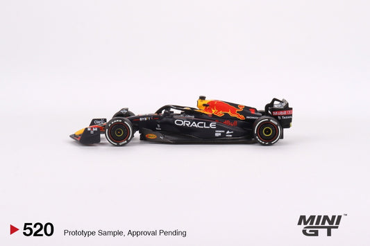 MiniGT - Oracle Red Bull Racing RB18 #1 Max Verstappen 2022 Abu Dhabi Winner