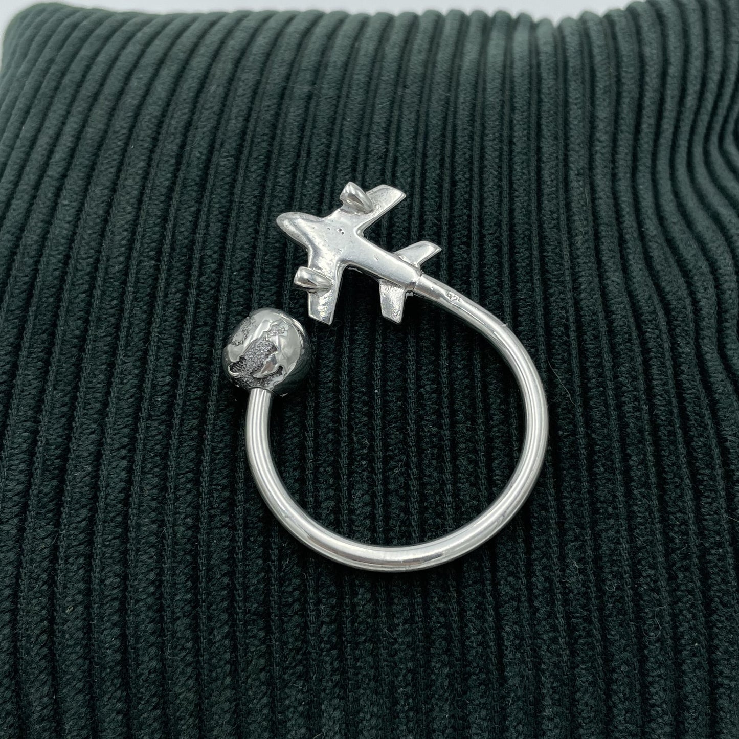 925 World Globe Travel Airplane Keyring - 5cm