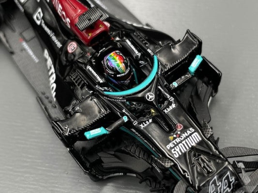 Spark - Mercedes AMG F1 Formula 1 - Lewis Hamilton / Valtteri Bottas 2021 Abu Dhabi Twin Pack