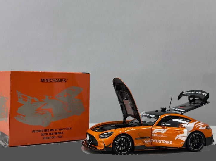 Minichamps - Mercedes-AMG GT Black Series - 2025 Formula 1 Safety Car (British GP) - 1:18 Scale