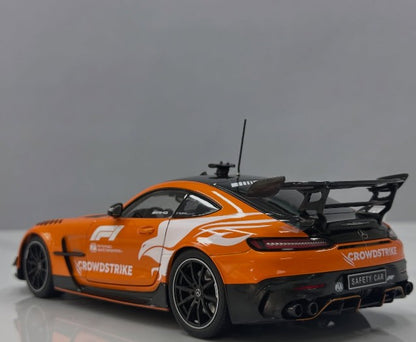 Minichamps - Mercedes-AMG GT Black Series - 2025 Formula 1 Safety Car (British GP) - 1:18 Scale
