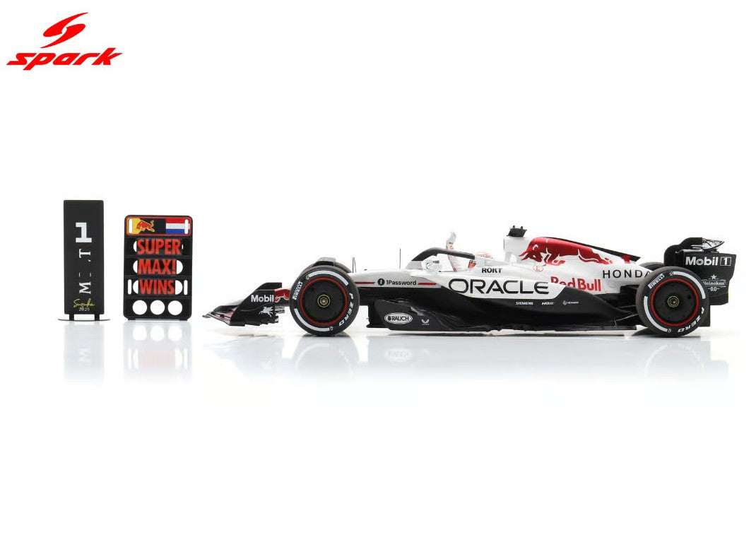 Spark - Oracle Red Bull Racing RB21 Formula 1 F1 - Japan GP 2025 Winner with Pit Board - #1 Max Verstappen