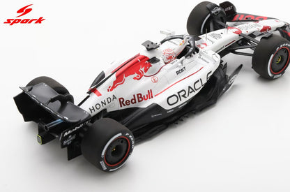 Spark - Oracle Red Bull Racing RB21 Formula 1 F1 - Japan GP 2025 Winner with Pit Board - #1 Max Verstappen