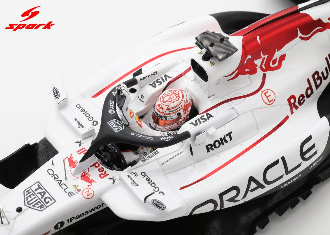 Spark - Oracle Red Bull Racing RB21 Formula 1 F1 - Japan GP 2025 Winner with Pit Board - #1 Max Verstappen