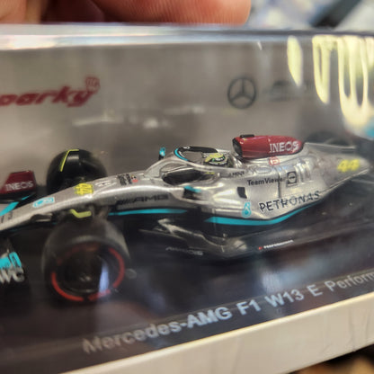 Spark - Mercedes-AMG Petronas F1 W13 E No.44 2022 - Lewis Hamilton 1:64