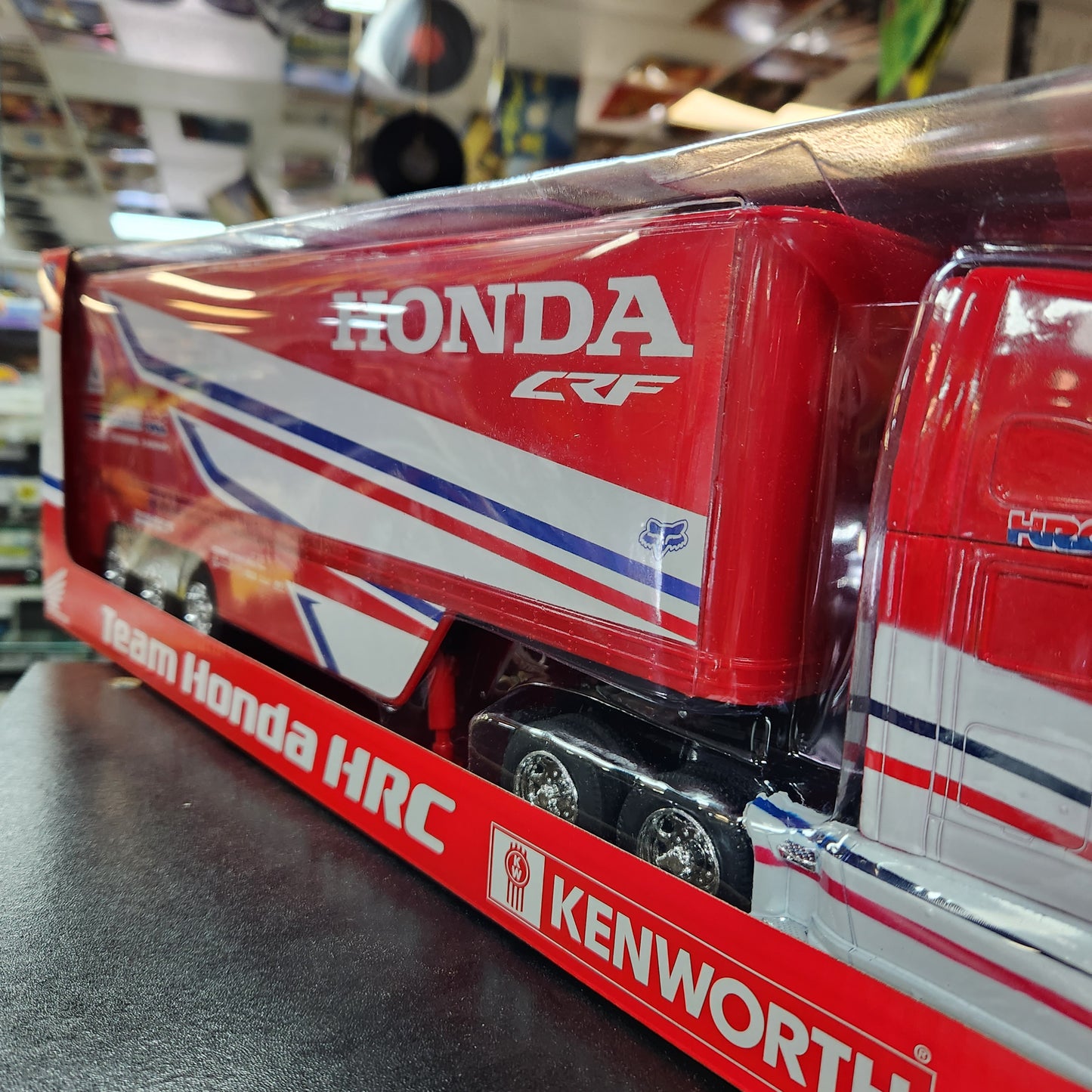 New Ray - 2017 Kenworth HRC 'Honda Racing' Truck