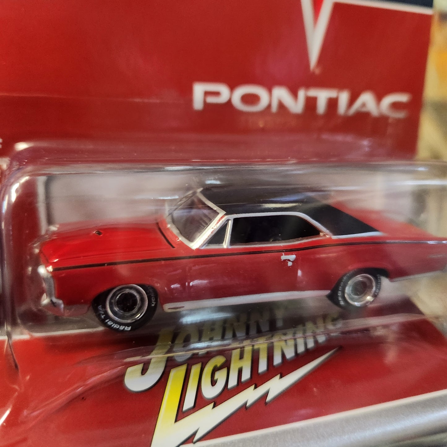 Johnny Lightning - 2022 Collector Tin R2 Vers. B - 1967 Pontiac GTO