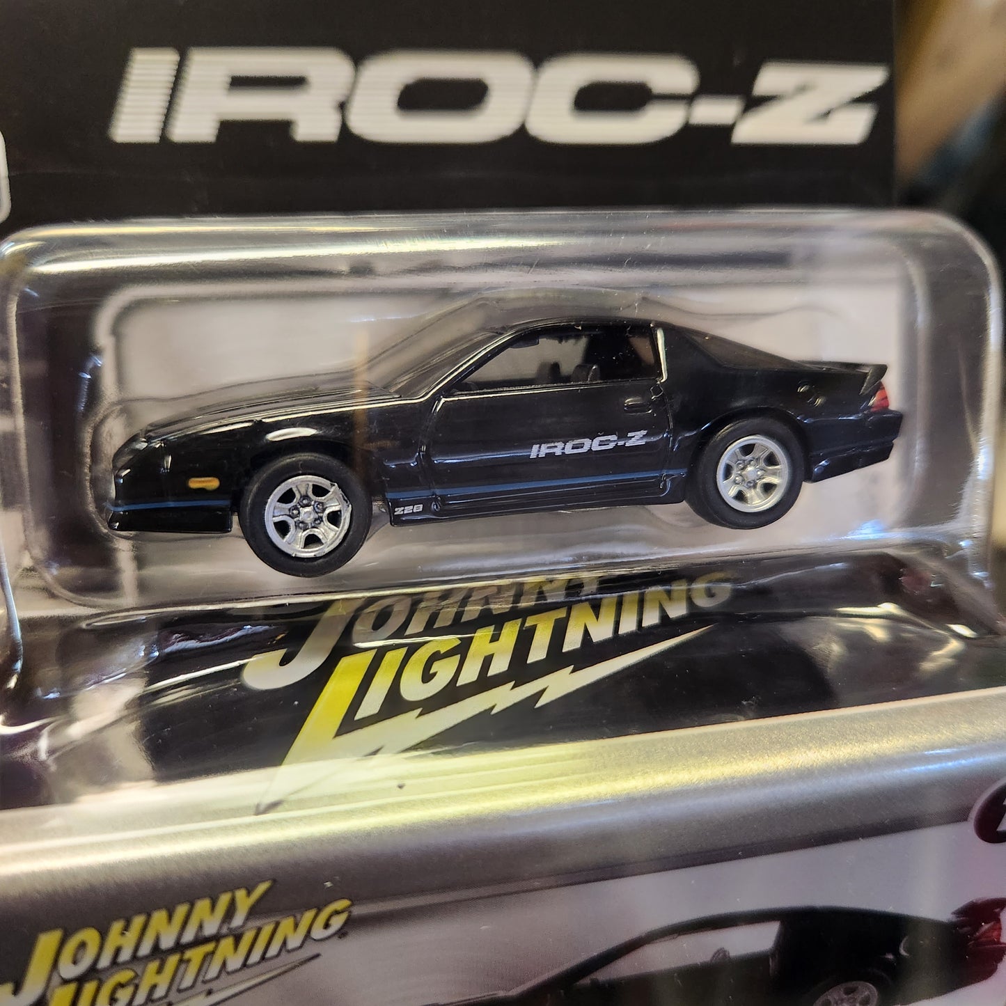 Johnny Lightning - 2022 Collector Tin R2 Vers. B - 1989 Chevy Camaro Z28 IROC-Z