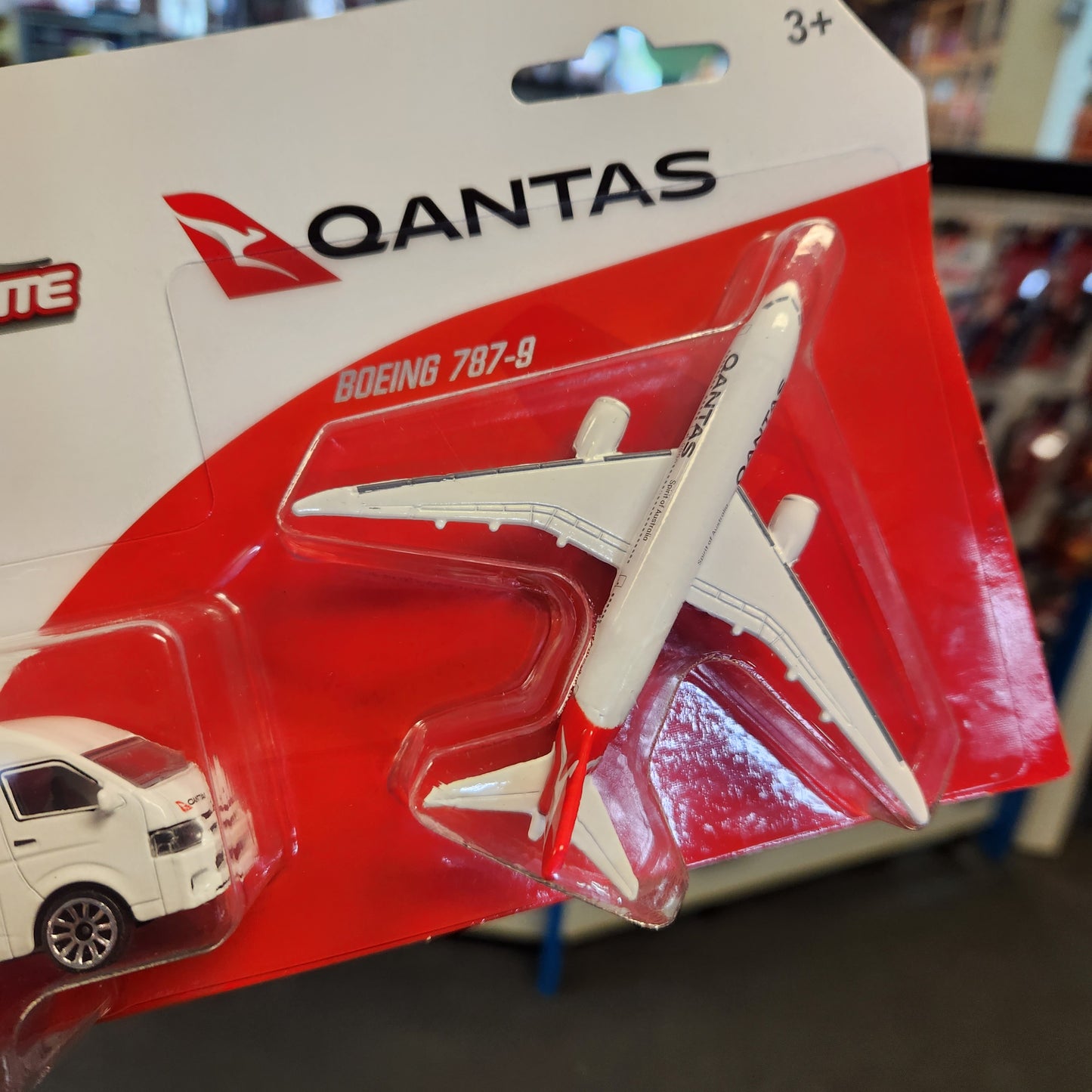 Majorette - Qantas Twin Pack - Toyota Hiace + Boeing 787-9