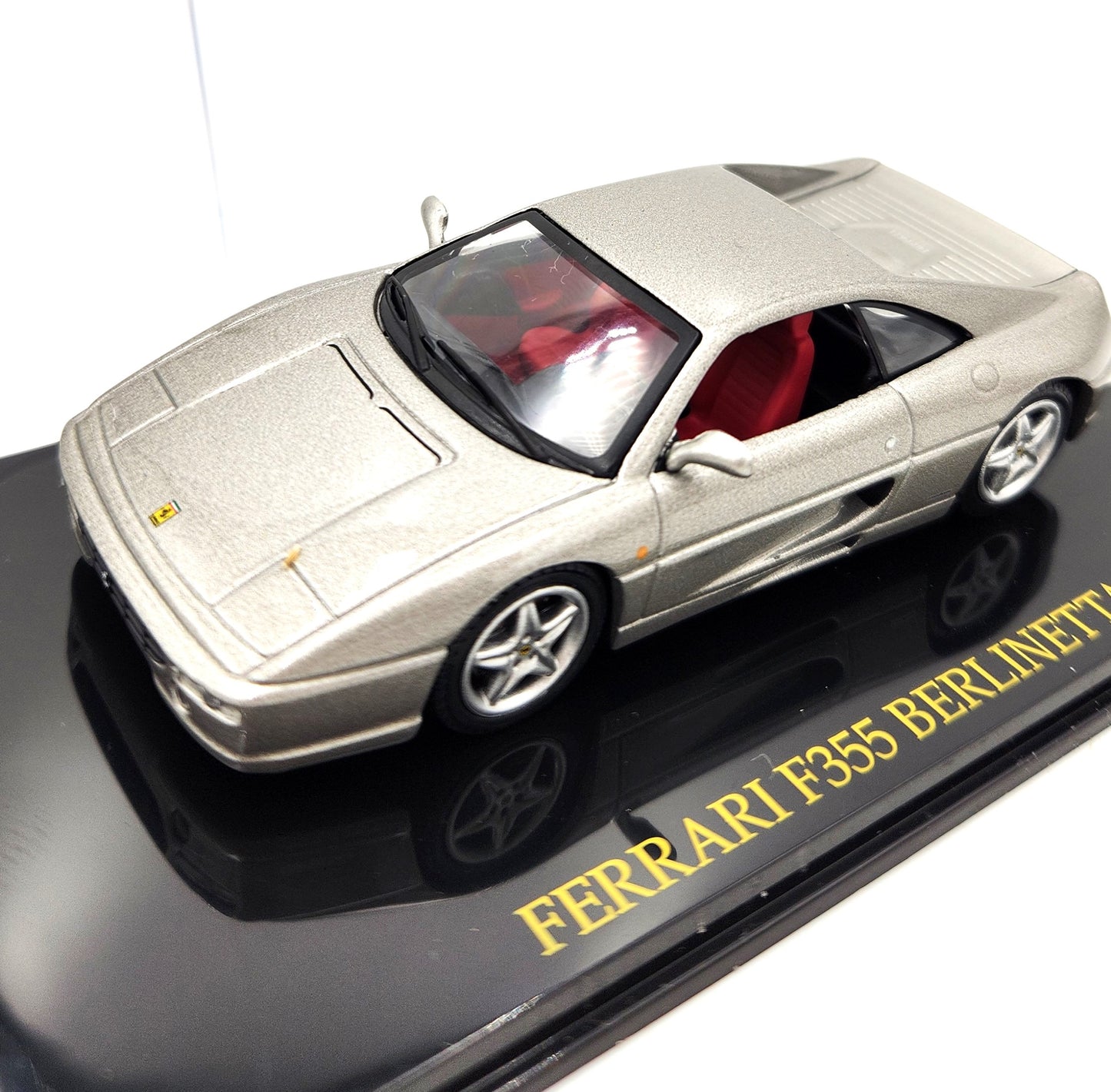 Ferrari F355 Berlinetta (Silver / Grey) in Acrylic Display Box - 1:43 Scale