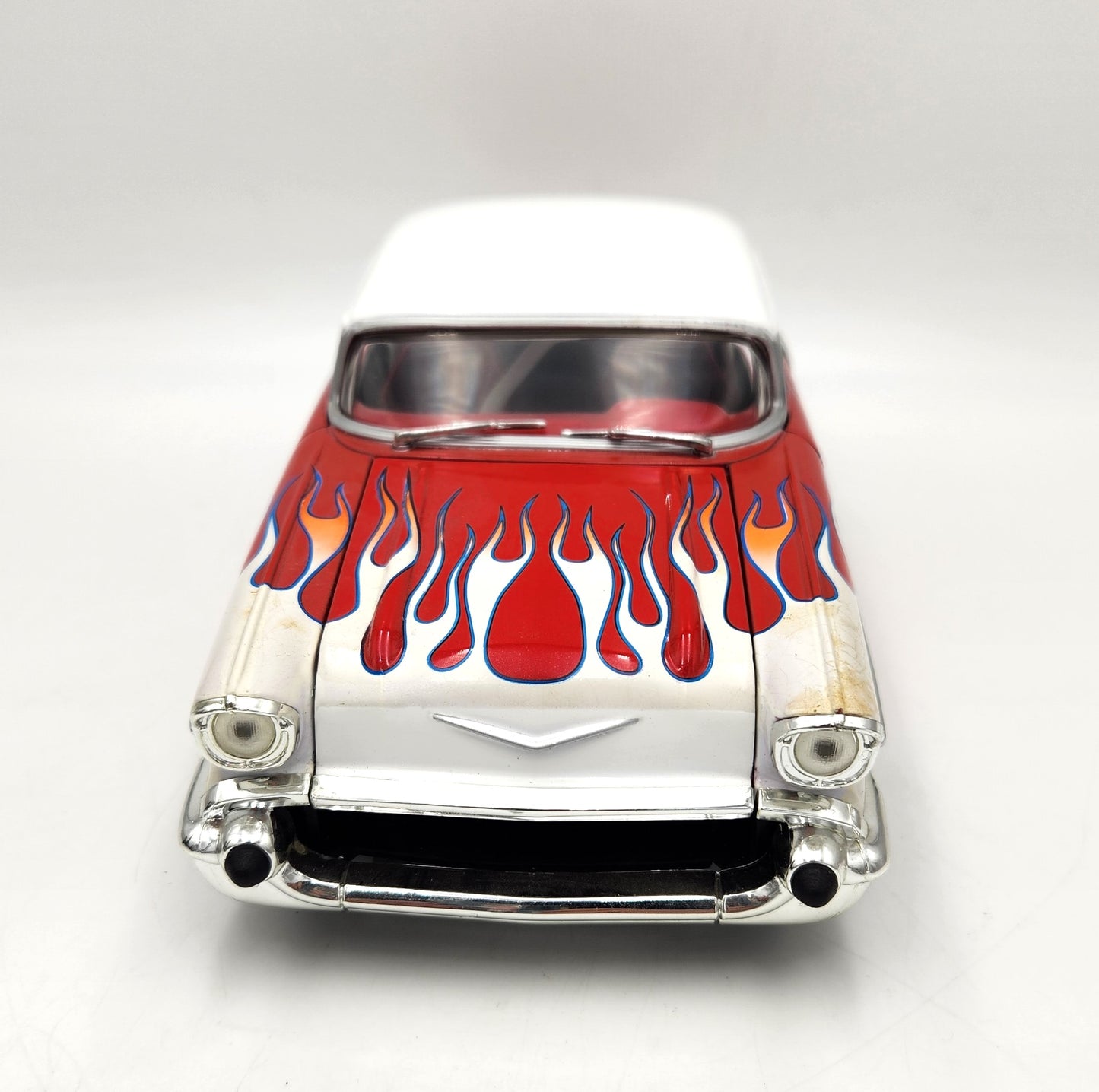 Hot Wheels - Custom '57 Chevy (Red / White) - 1:18 Scale