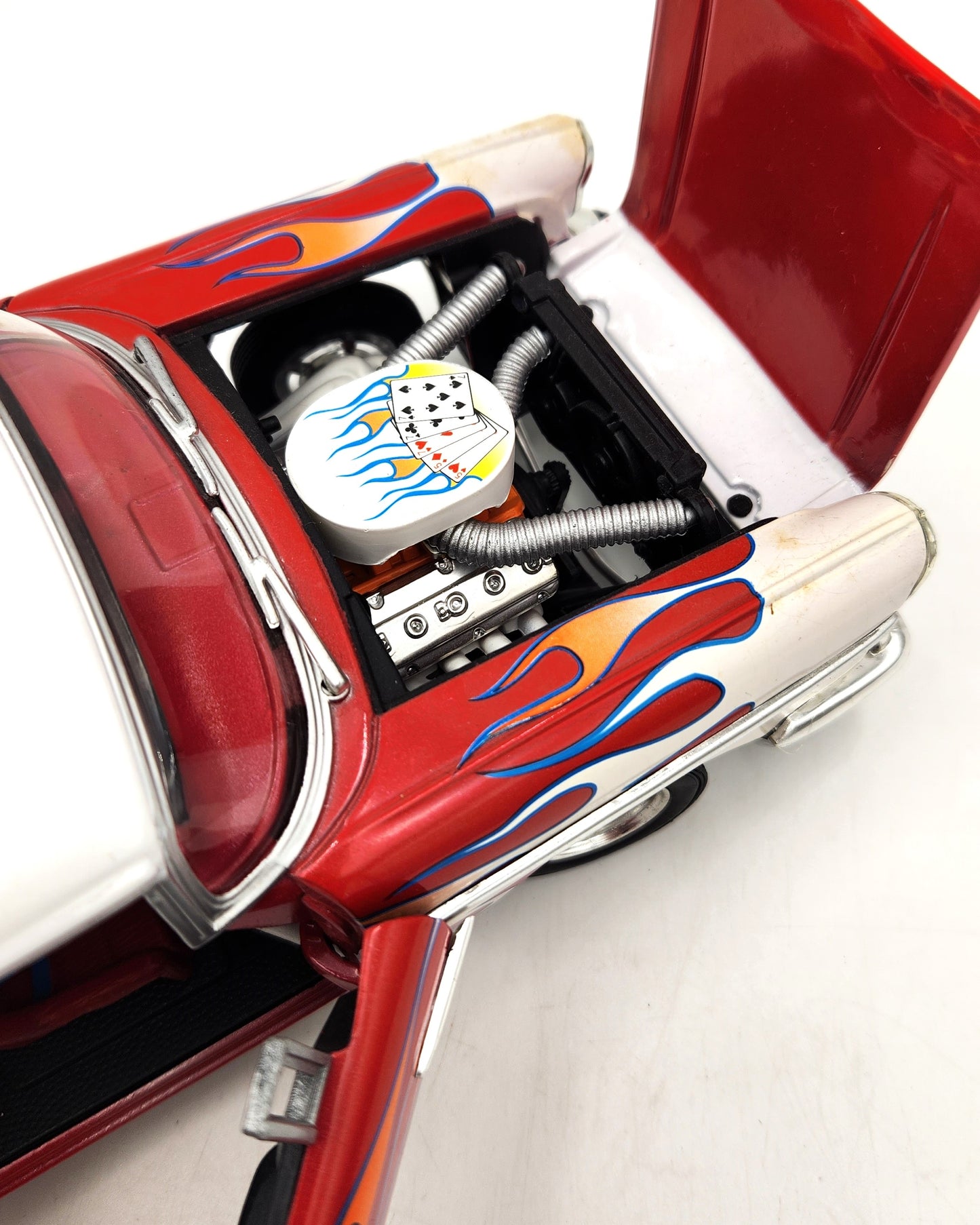 Hot Wheels - Custom '57 Chevy (Red / White) - 1:18 Scale