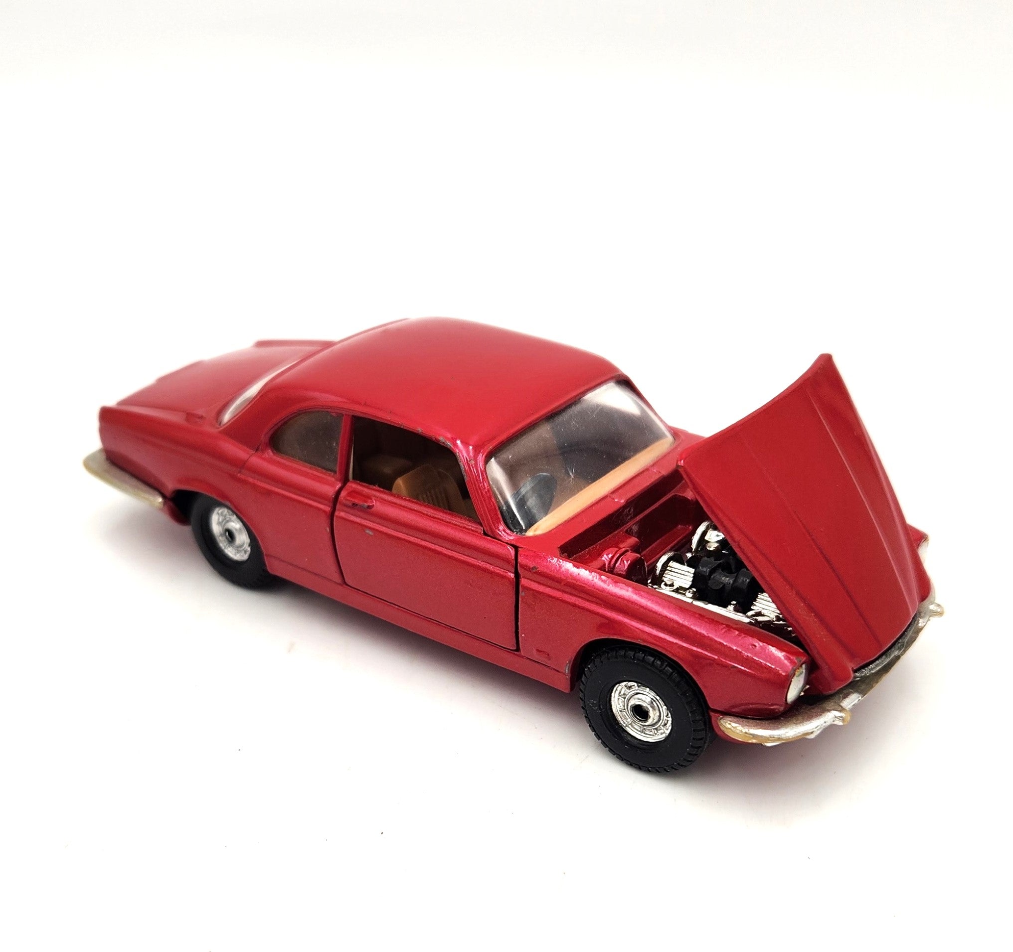Corgi - Jaguar XJ12C (Red) - 1:43 Scale – Relove Oxley - Vintage