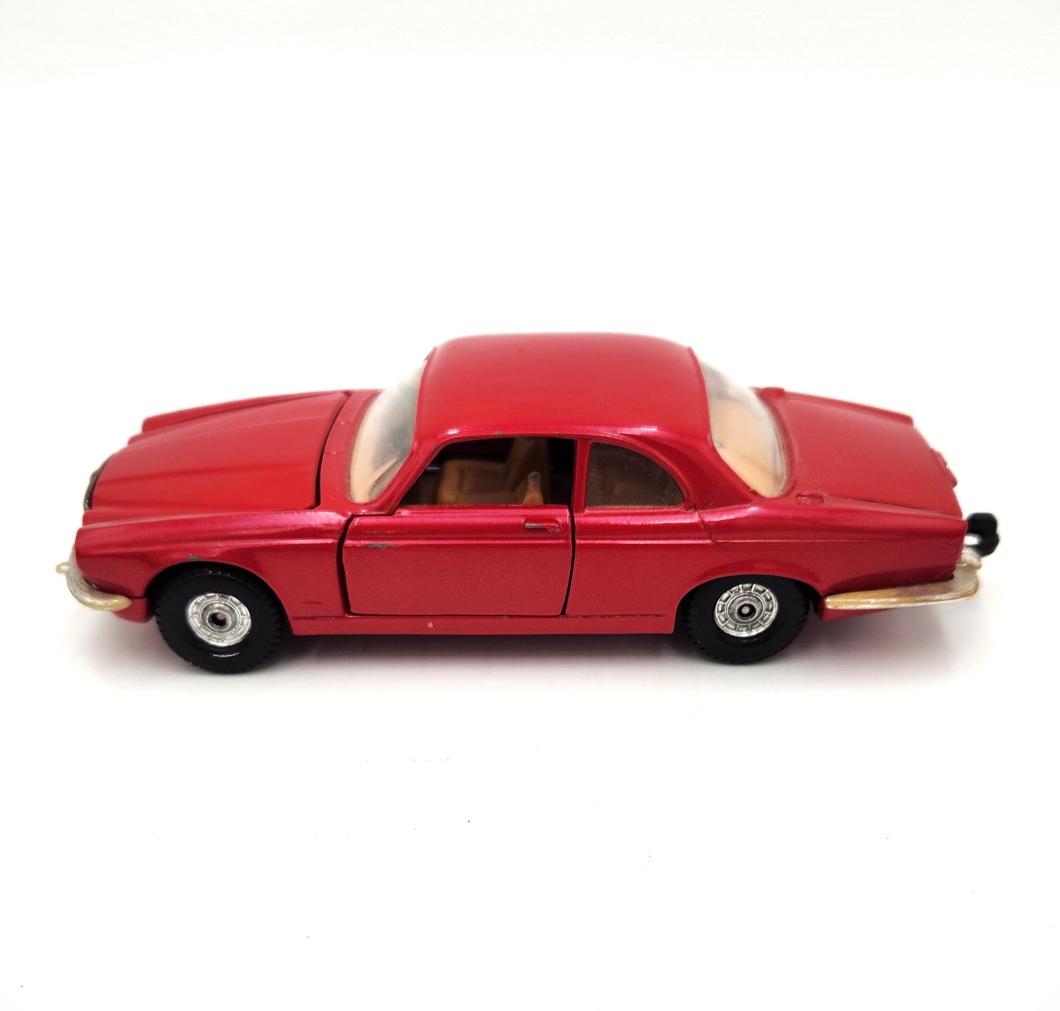Corgi - Jaguar XJ12C (Red) - 1:43 Scale – Relove Oxley - Vintage
