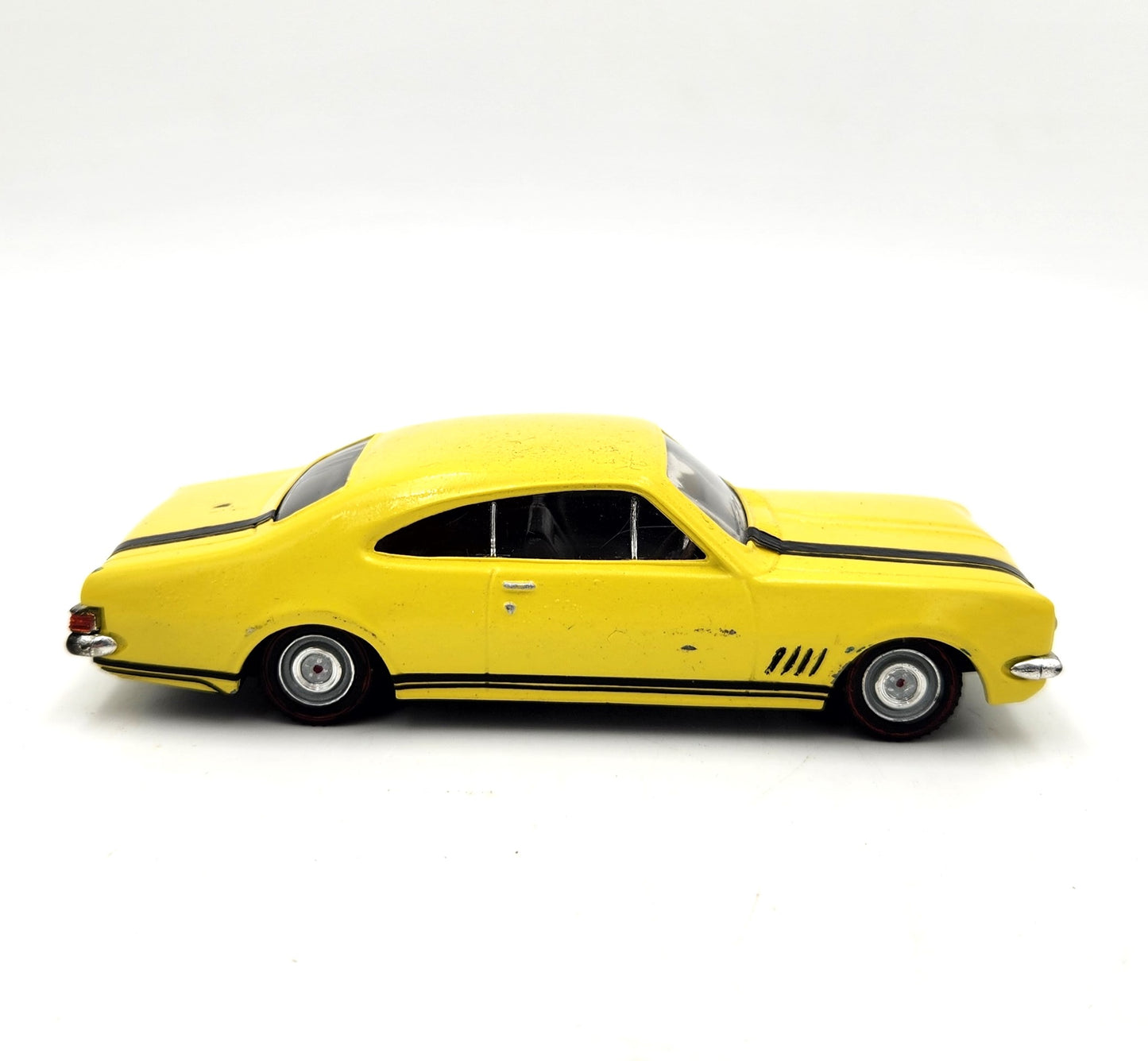 Trax - Holden Monaro 2 Door Coupe (Yellow) -1:43 Scale