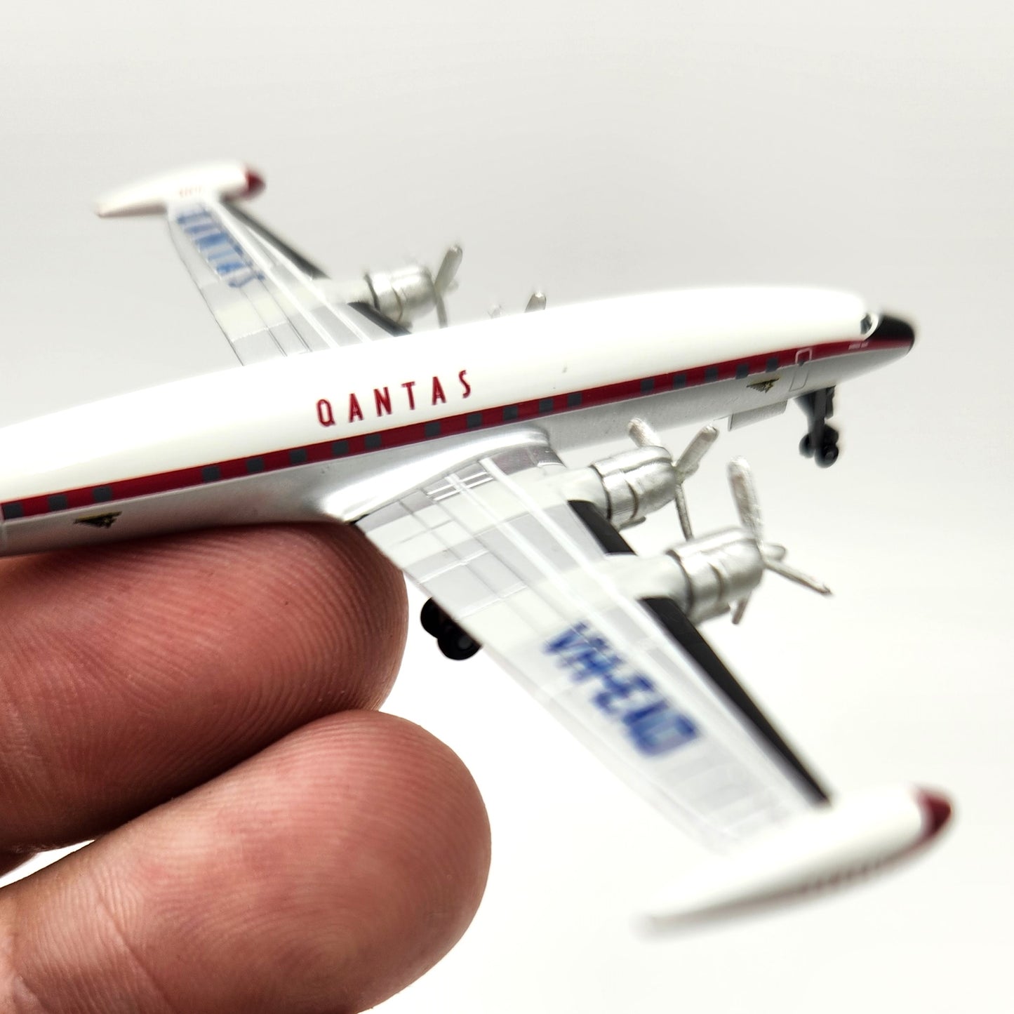 Qantas - Super Constellation: L-1049G Diecast Plane - 1:400 Scale