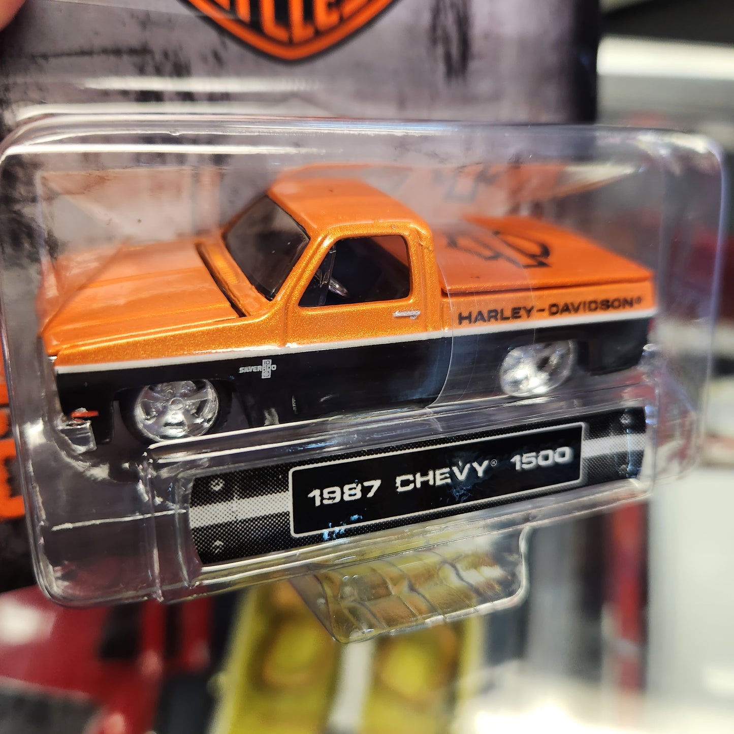 Maisto - 'Harley Davidson' 1987 Chevy 1500 Pickup (Orange/Black)