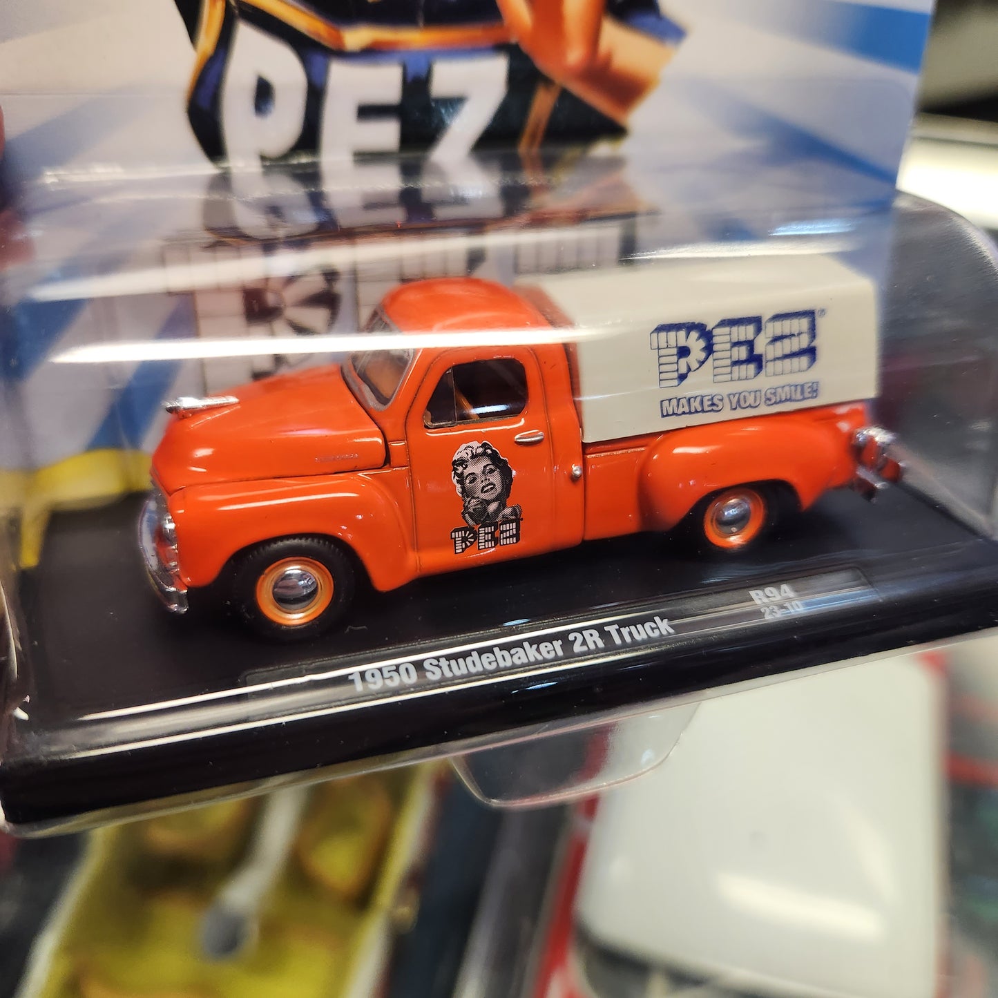 M2 Machines -1950 Studebaker 2R Truck - 'Pez'