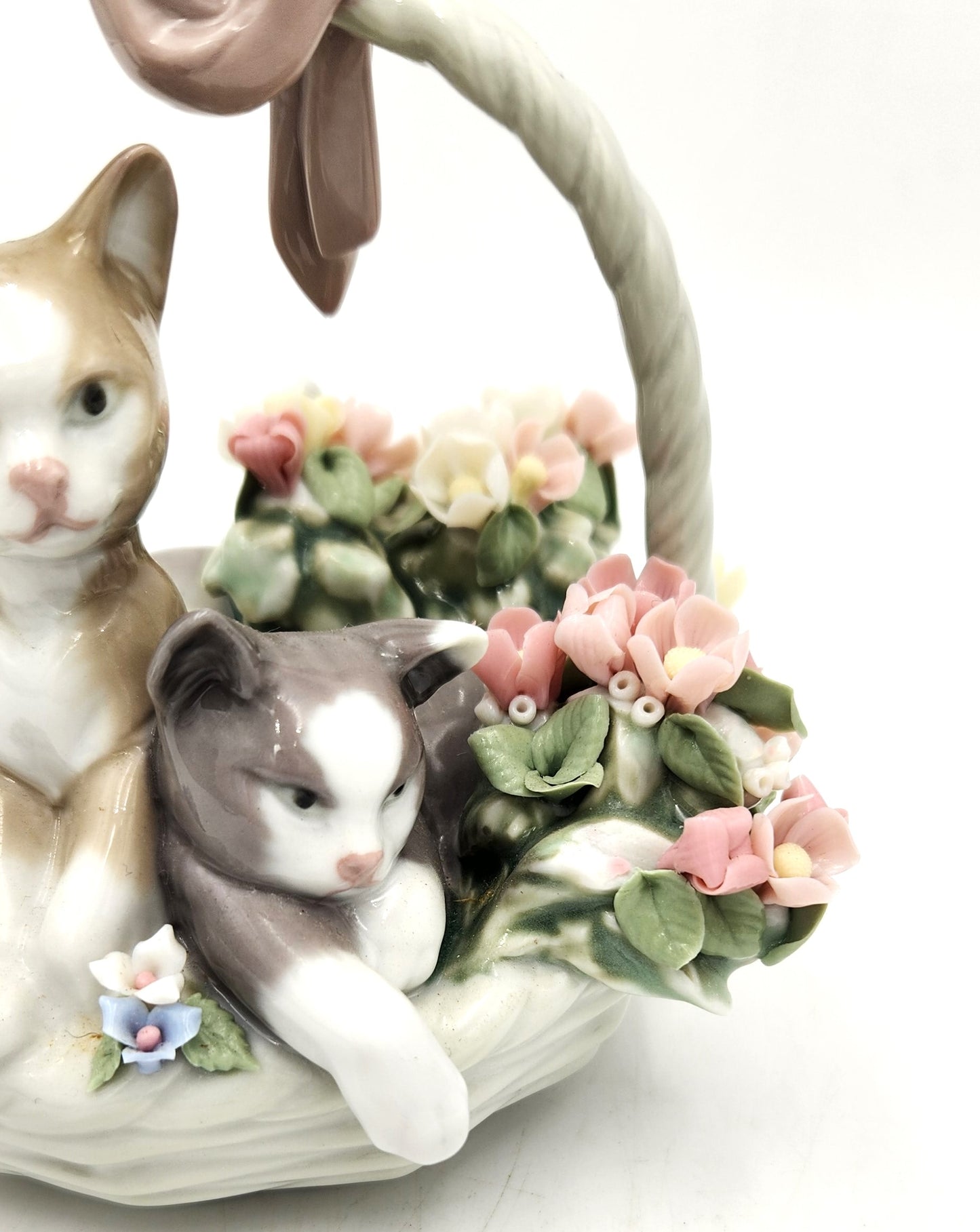 Adorable Lladro Porcelain 'Purr-Fect' Cats in Basket - 13cm