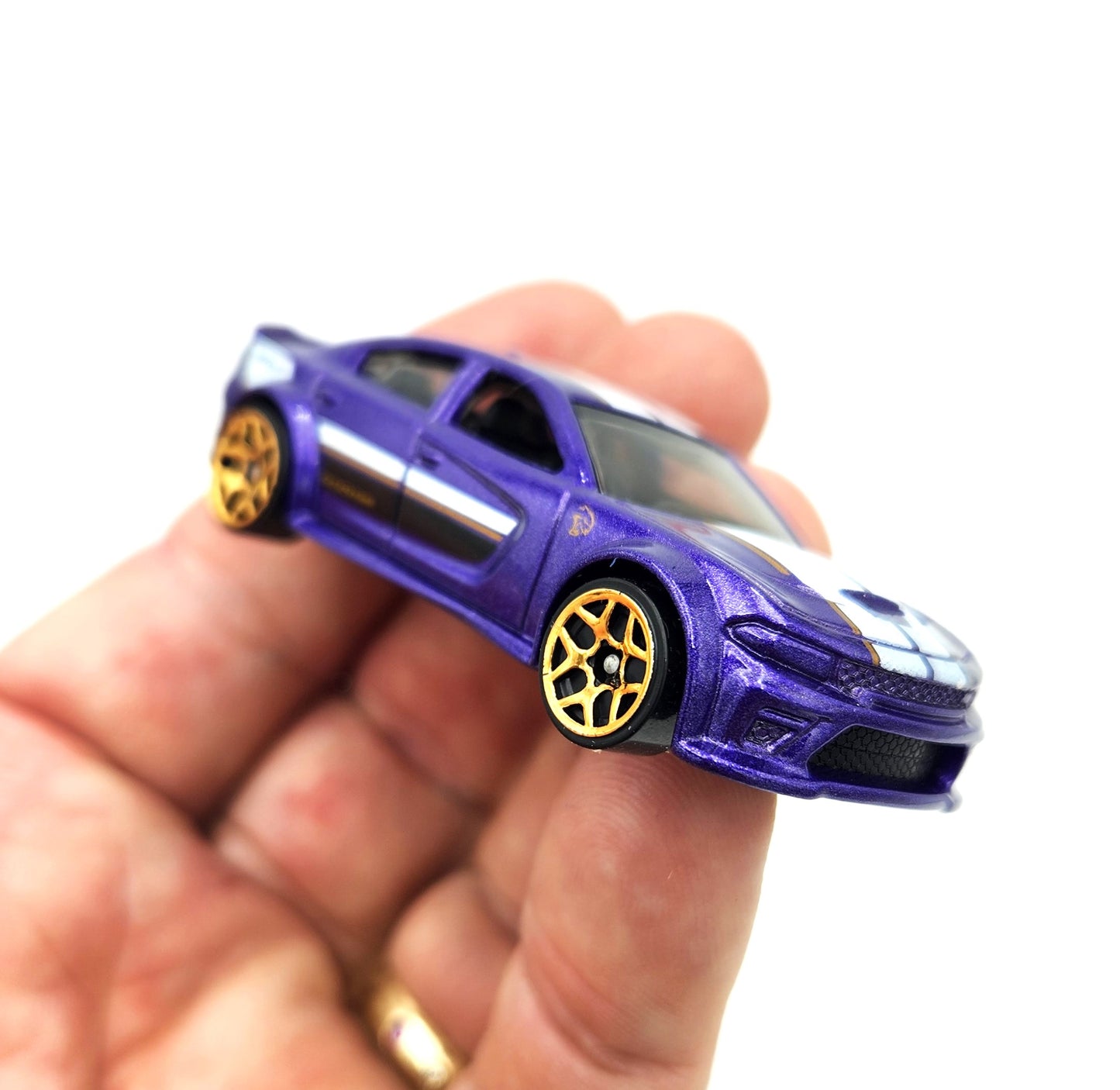 Uncarded - Hot Wheels - 2020 Dodge Charger 'Hellcat' - Purple