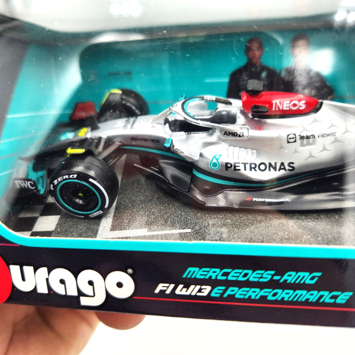 BBurago - 2022 Mercedes-AMG F1 W13 E Performance - Lewis Hamilton - 1:43 Scale