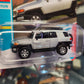 Johnny Lightning - 2022 Classic Gold R3 Ver A - 2007 Toyota FJ Cruiser - Titanium Silver)