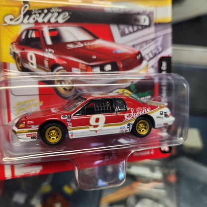 Johnny Lightning - 2022 Street Freaks R2 Vers. A - 1986 Ford Thunderbird Stock Car