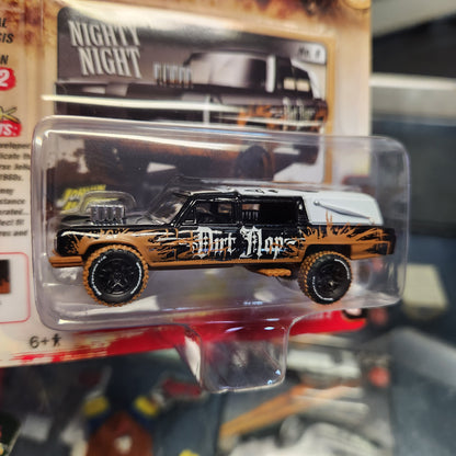 Johnny Lightning - 2022 Street Freaks R2 Vers. A - Custom Haulin' Hearse