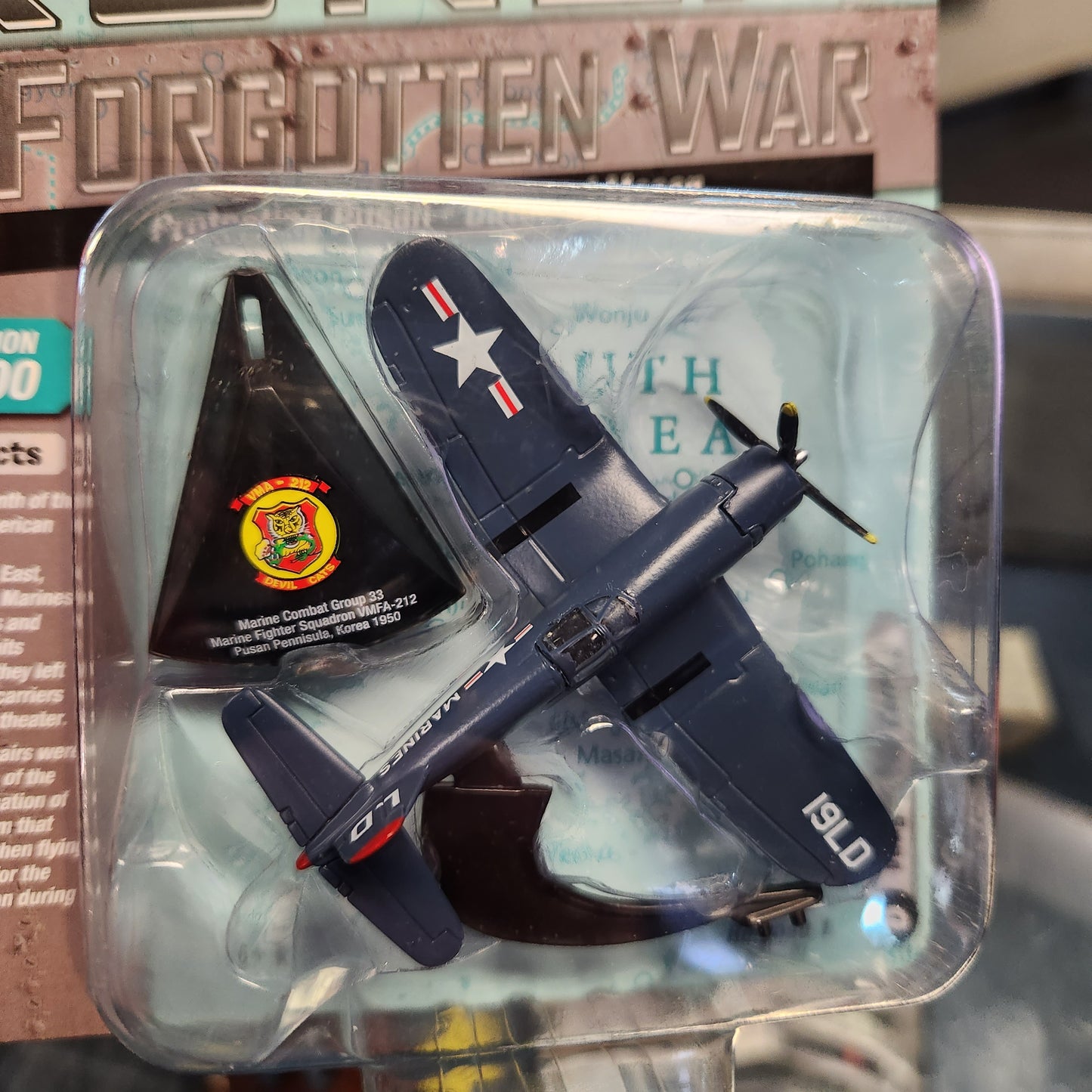 Johnny Lightning - 2023 Military R1 Ver A - Vought F4U Corsair