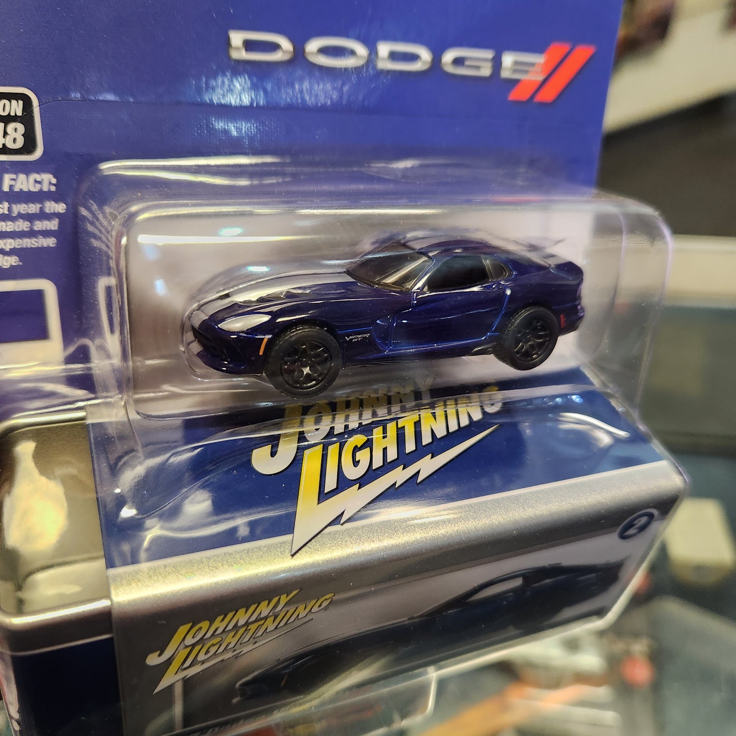 Johnny Lightning - 2023 Collector Tin R2 Vers. B - 2017 Dodge Viper GTC - Pearl Blue