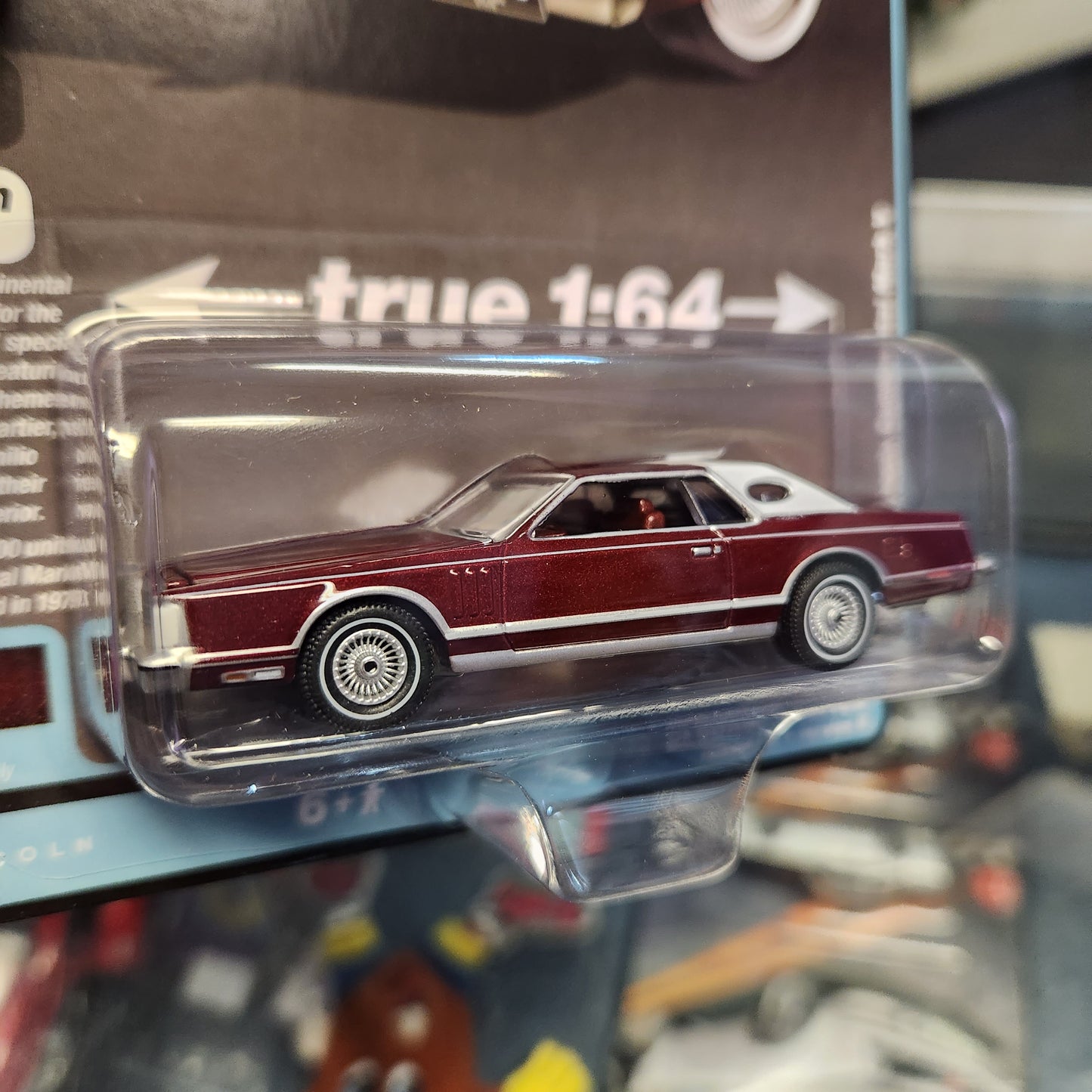 Auto World - 2023 R1 Vers. B Premium Series - 1979 Lincoln Continental Mark V