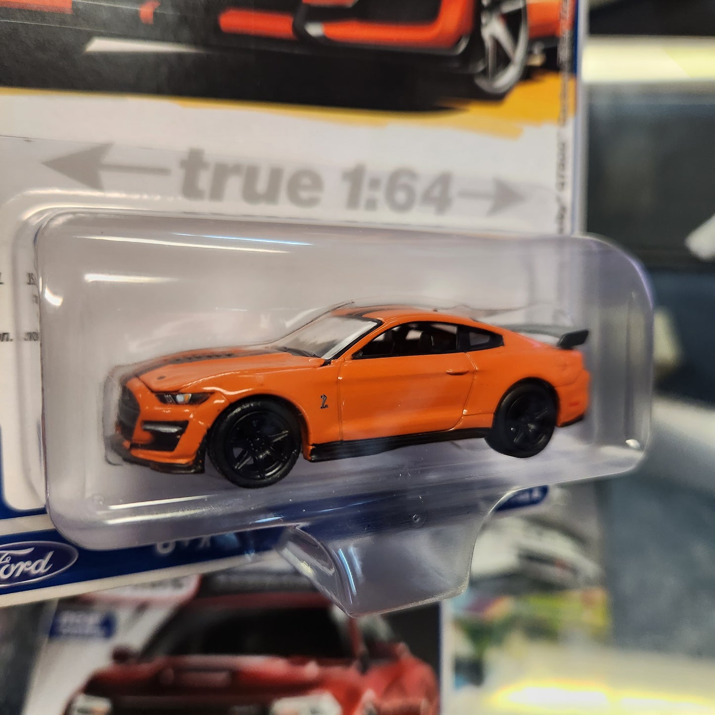 Auto World - 2023 R3 Vers. B Premium Series - 2021 Ford Mustang Shelby GT500 - Twister Orange