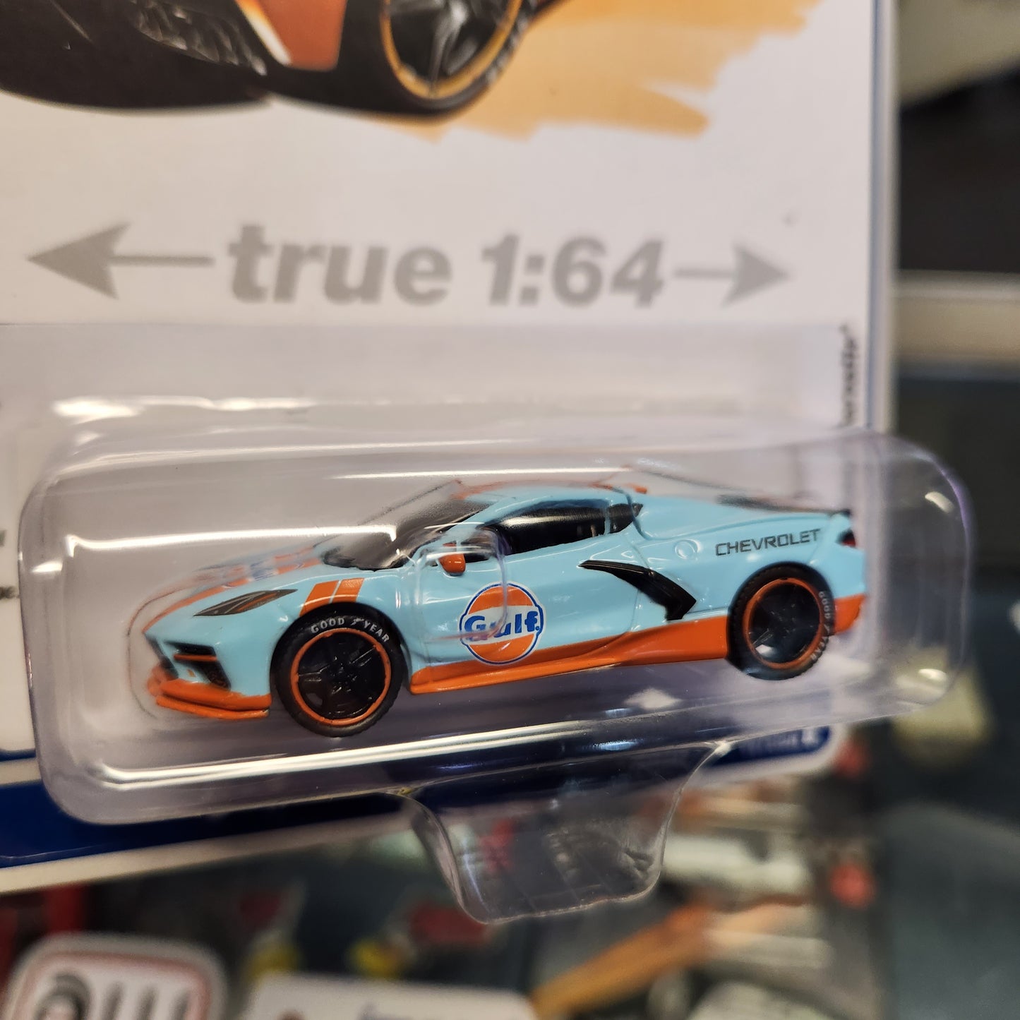 Auto World - 2023 R3 Vers. B Premium Series - 2022 Chevy Corvette - Gulf Livery