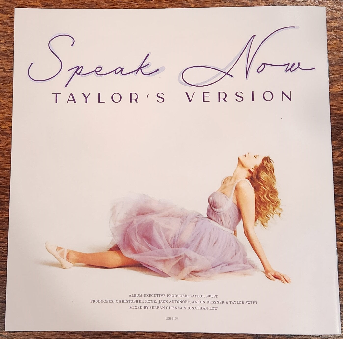 Taylor Swift Speak Now サイン入り s-l400.jpg