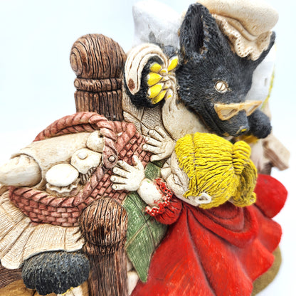 Lilliput Lane 'Little Red Riding Hood' - 13cm