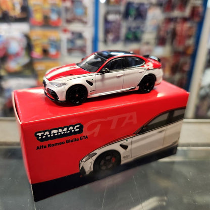 Tarmac Works - Alfa Romeo Giulia GTA - Red/White