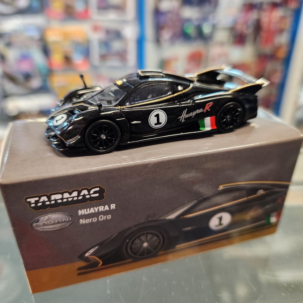 Tarmac Works -  Pagani Huayra R - Nero Oro #1