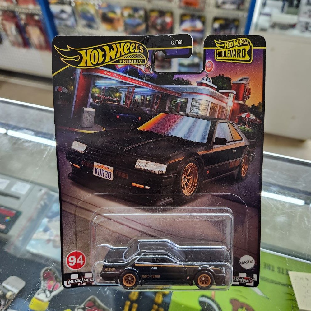 Hot Wheels Premium - Boulevard - Nissan Skyline RS (KDR30)