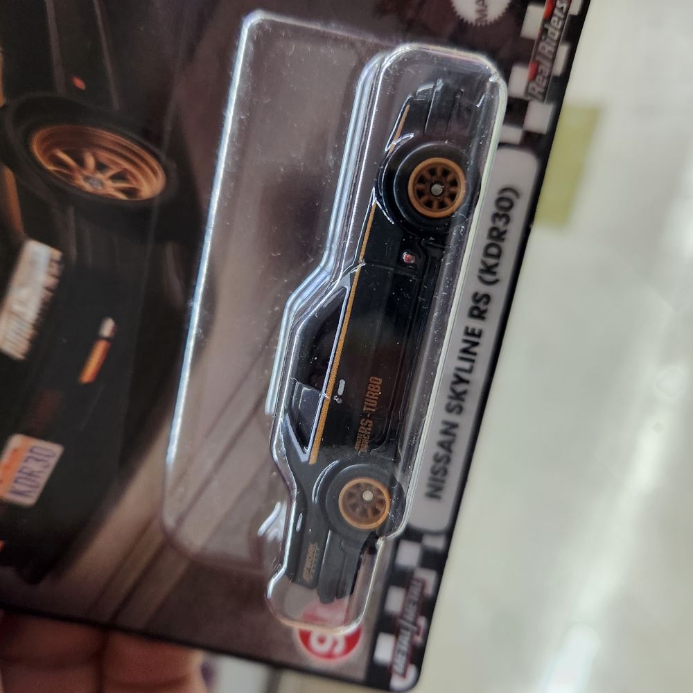 Hot Wheels Premium - Boulevard - Nissan Skyline RS (KDR30)