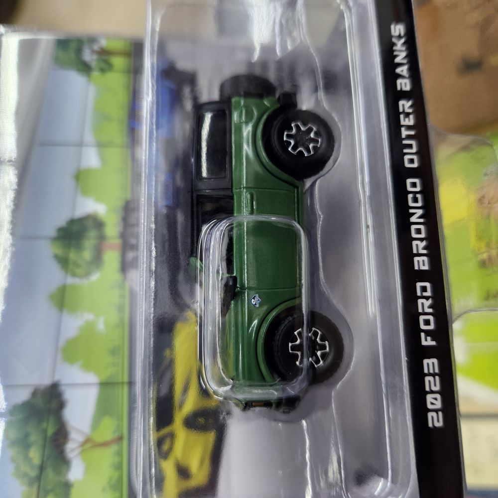 Greenlight - 'Showroom Floor' Series 5 - 2023 Ford Bronco Outer Banks