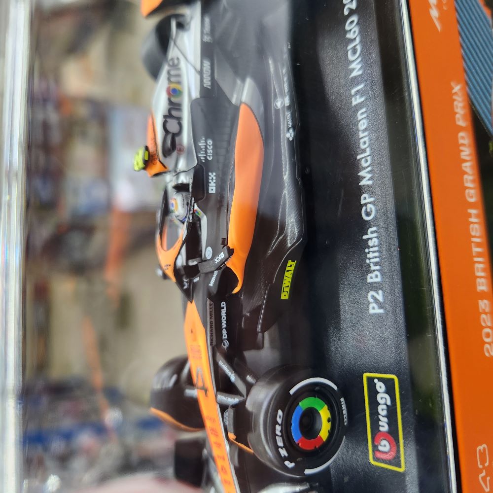 Bburago - 2023 McLaren MCL60 #4 - Lando Norris - 1:43 Scale