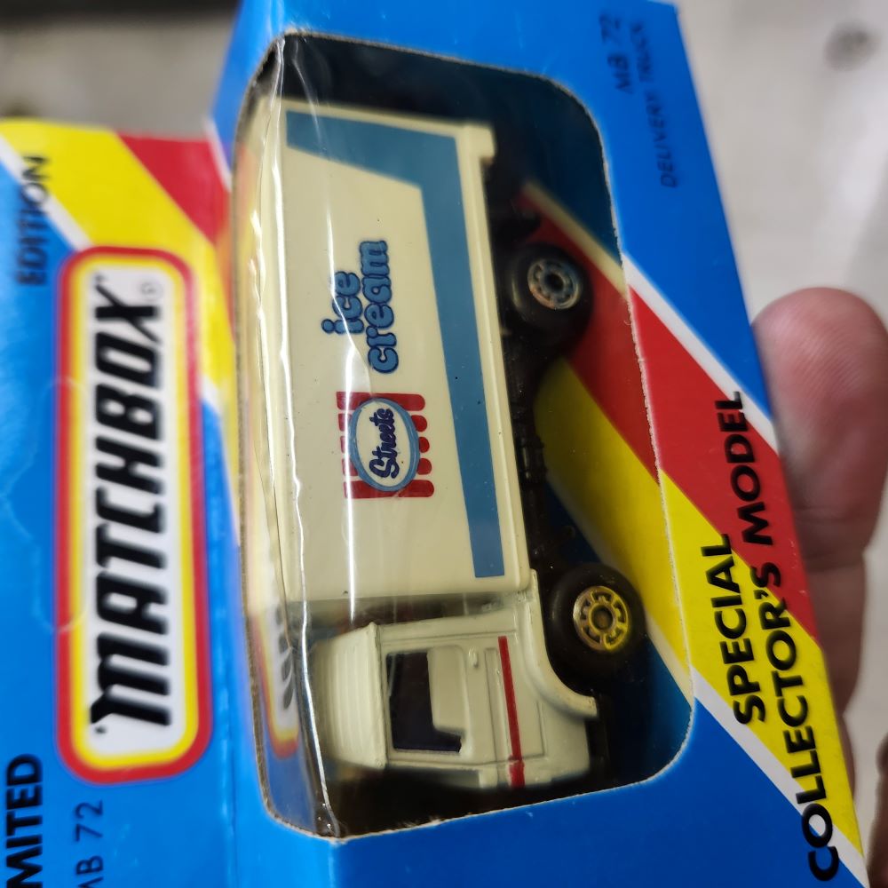 Matchbox - Liefer Wagon Ice Cream Truck - MB72