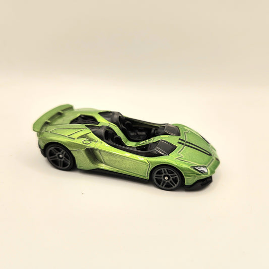 Uncarded - Hot Wheels - Lamborghini Aventador J (Verde Mantis)