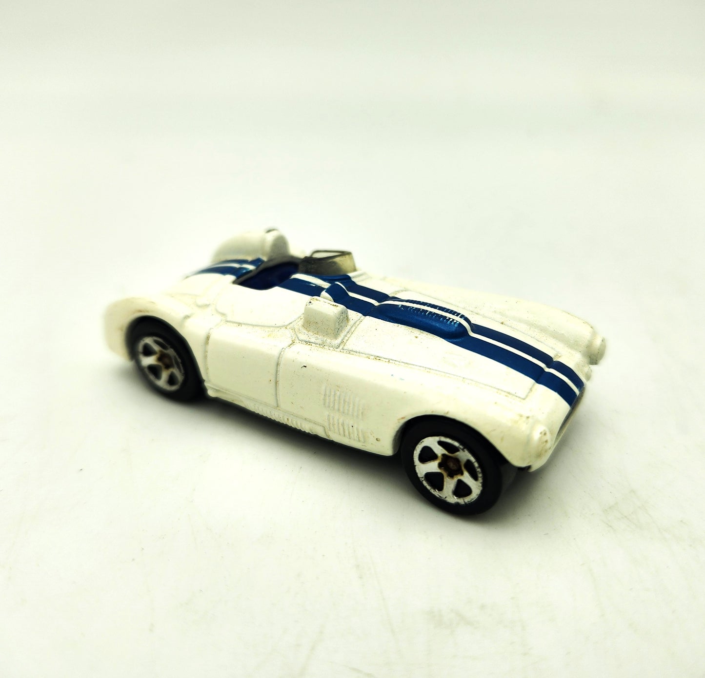 Uncarded - Hot Wheels - Cunningham Car (White with Blue Stripes)