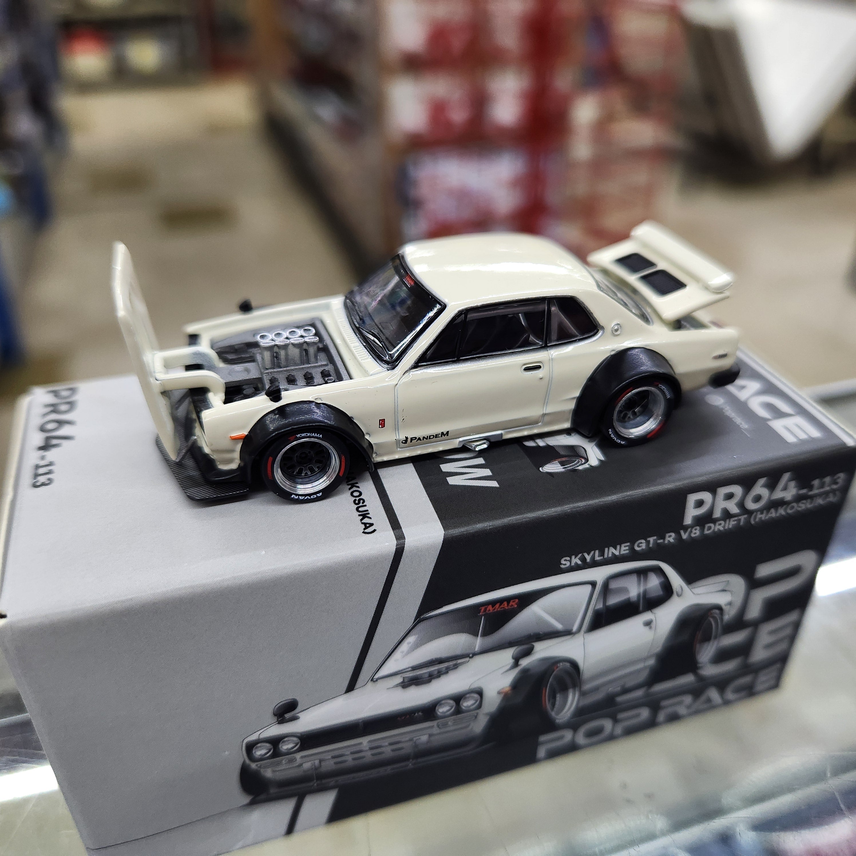 【olylife】SKYLINE 6箱セット➕ 360mmと290mmセット Pop Race - Nissan Skyline GT-R V8 Drift (Hakosuka) White - 1:64