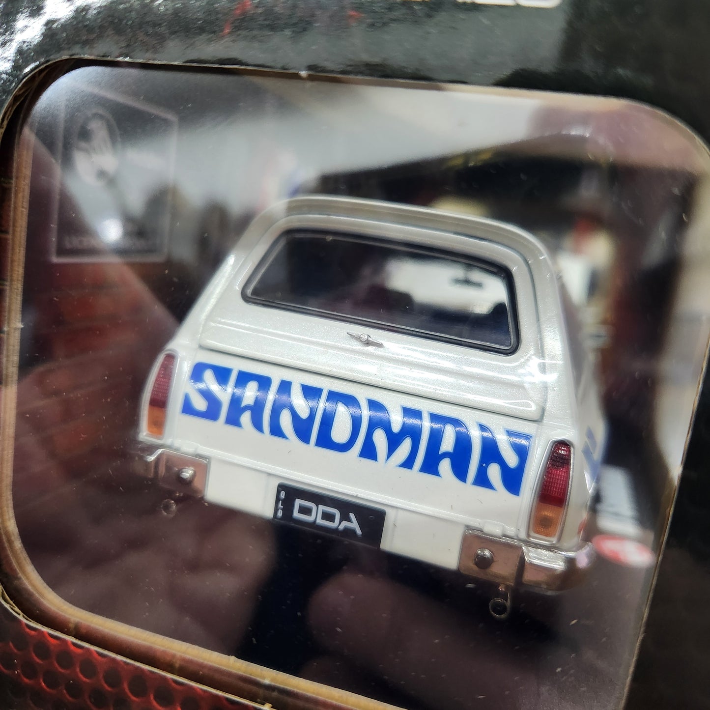 DDA - Holden HJ Sandman Panel Van (Jack Frost) - 1:24 Scale